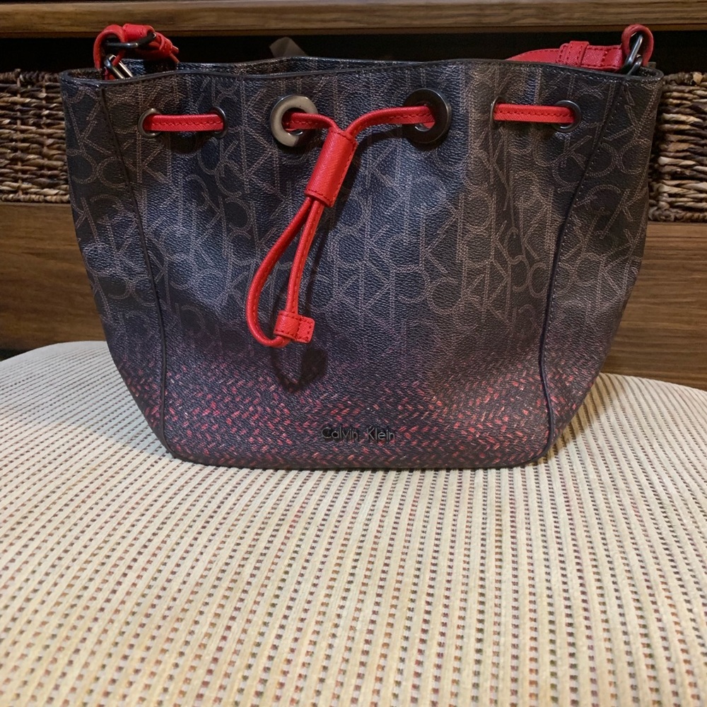 Calvin Klein bucket bag brown/red
